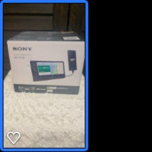 Sony Xav-AX100 auto in dash system